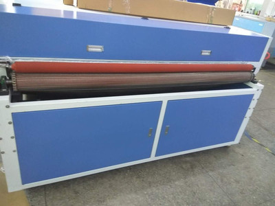 東莞合力激光HL-1613自動(dòng)送料激光切割機(jī),窗簾沙發(fā)套激光切割機(jī) 布料自動(dòng)下料激光切割機(jī),鐳射機(jī)燒花機(jī)圖片_高清圖_細(xì)節(jié)圖