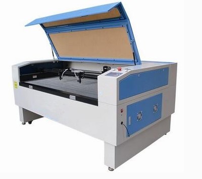 商標(biāo)攝像激光切割機(jī) 不規(guī)則產(chǎn)品的自動尋邊定位切割EVA海綿切割 激光切割機(jī) 杰達(dá)光電1080圖片_高清圖_細(xì)節(jié)圖-東莞市杰達(dá)光電科技 -